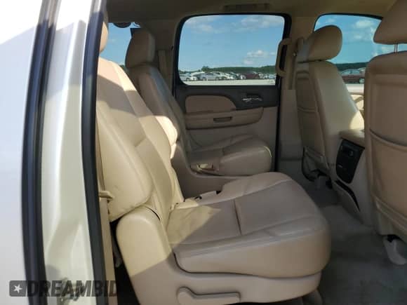 2011 Chevrolet Suburban LTZ с VIN 1GNSKKE34BR391239, выставлен на аукционе Copart как лот 70510555 с пробегом 223 031 миль миль и Списание • Salvage title. История ставок и продаж доступна на DreamBid. Изображение 11.