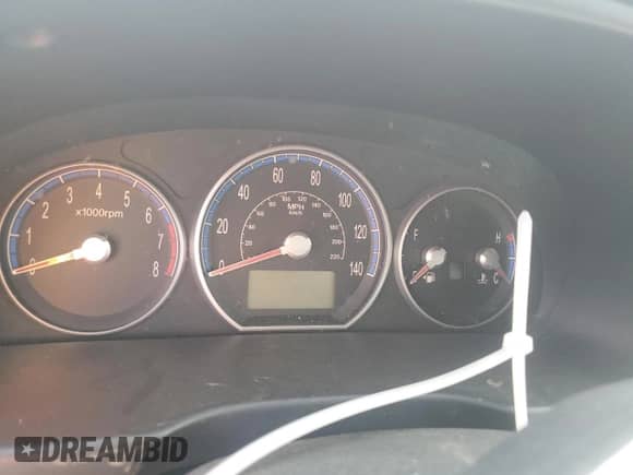 2009 Hyundai Santa Fe GLS z VIN 5NMSG13D49H329788, wystawiony jako Copart lot #81769235 z przebiegiem Nie podano mil oraz Czysty tytuł • Clean title. Historia ofert i sprzedaży dostępna na DreamBid. Obrazek 9.