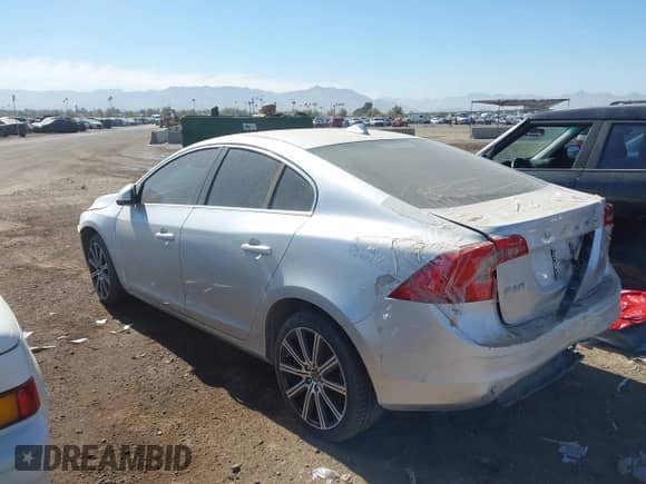 2014 Volvo S60 T5 с VIN YV1612FS2E1284271, выставлен на аукционе IAAI как лот 41634172 с пробегом 137 924 миль миль и . История ставок и продаж доступна на DreamBid. Изображение 3.