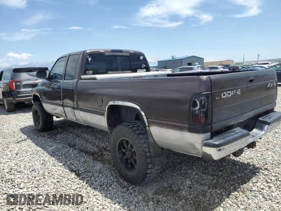 1998 Dodge 2500 с VIN 1B7KF2363WJ205625, выставлен на аукционе Copart как лот 58406125 с пробегом 207 135 миль миль и Списание • Salvage title. История ставок и продаж доступна на DreamBid. Изображение 2.