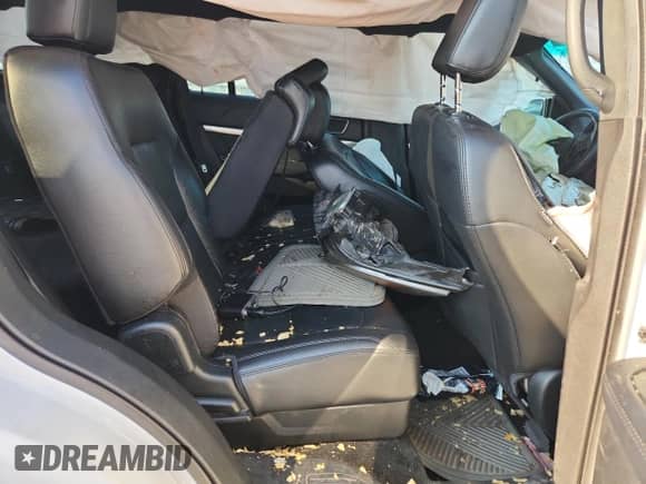 2018 Ford Explorer XLT с VIN 1FM5K8D82JGB06646, выставлен на аукционе Copart как лот 80533255 с пробегом 122 270 миль миль и На запчасти • Non repairable. История ставок и продаж доступна на DreamBid. Изображение 11.