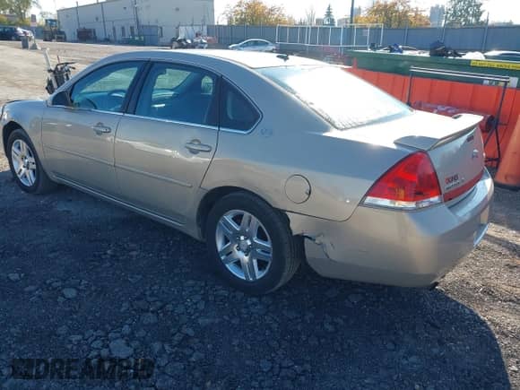 2008 Chevrolet Impala LT z VIN 2G1WC583X89255441, wystawiony jako IAAI lot #43598098 z przebiegiem 143 908 mil mil oraz . Historia ofert i sprzedaży dostępna na DreamBid. Obrazek 3.