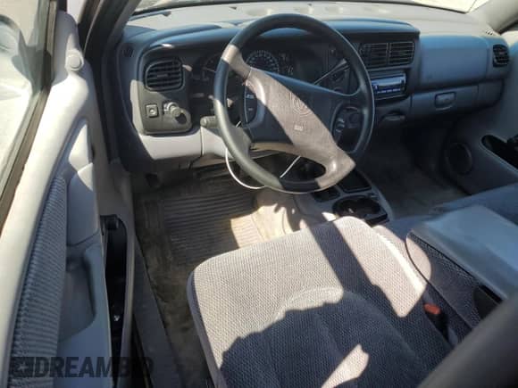 1997 Dodge Dakota z VIN 1B7GG23X3VS217651, wystawiony jako Copart lot #48300715 z przebiegiem 177 554 mil mil oraz Szkoda całkowita • Salvage title. Historia ofert i sprzedaży dostępna na DreamBid. Obrazek 8.