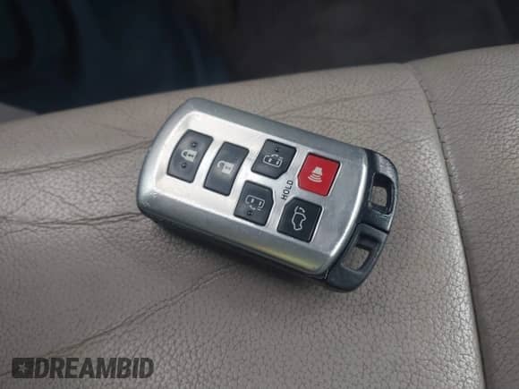 2013 Toyota Sienna XLE с VIN 5TDDK3DC5DS067049, выставлен на аукционе IAAI как лот 41650425 с пробегом 128 380 миль миль и . История ставок и продаж доступна на DreamBid. Изображение 11.