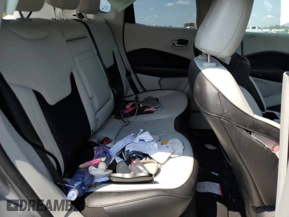 2019 Jeep Compass Latitude z VIN 3C4NJCBB3KT769536, wystawiony jako Copart lot #68518575 z przebiegiem 115 621 mil mil oraz Szkoda całkowita • Salvage title. Historia ofert i sprzedaży dostępna na DreamBid. Obrazek 11.