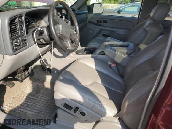 2004 Chevrolet Suburban LS с VIN 3GNGK26U64G227815, выставлен на аукционе Copart как лот 74742744 с пробегом 199 569 миль миль и Списание • Salvage title. История ставок и продаж доступна на DreamBid. Изображение 7.