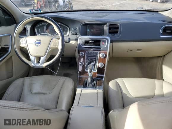 2015 Volvo S60 T5 Drive-E Platinum с VIN YV126MFM0F2360823, выставлен на аукционе Copart как лот 45910935 с пробегом 116 113 миль миль и Списание • Salvage title. История ставок и продаж доступна на DreamBid. Изображение 8.