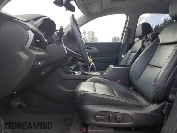 2019 Chevrolet Traverse LT z VIN 1GNEVHKW3KJ147649, wystawiony jako Copart lot #84432585 z przebiegiem 37 495 mil mil oraz Szkoda całkowita • Salvage title. Historia ofert i sprzedaży dostępna na DreamBid. Obrazek 7.