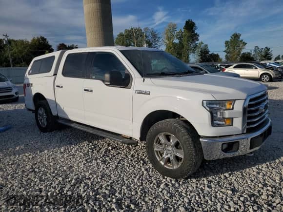 2016 Ford F-150 XLT z VIN 1FTEW1E85GKF28270, wystawiony jako Copart lot #84912875 z przebiegiem 221 513 mil mil oraz Czysty tytuł • Clean title. Historia ofert i sprzedaży dostępna na DreamBid. Obrazek 4.