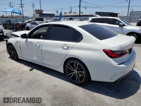 2020 BMW 3 Series M340i z VIN 3MW5U7J09L8B26303, wystawiony jako Copart lot #59202145 z przebiegiem 75 606 mil mil oraz Szkoda całkowita • Salvage title. Historia ofert i sprzedaży dostępna na DreamBid. Obrazek 2.