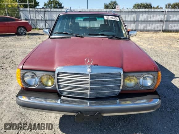 1985 Mercedes-Benz 300 с VIN WDBAB93C8FF038153, выставлен на аукционе Copart как лот 67288455 с пробегом 164 378 миль миль и Списание • Salvage title. История ставок и продаж доступна на DreamBid. Изображение 5.