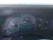 2003 Chevrolet Suburban LT z VIN 1GNGK26U33R278686, wystawiony jako Copart lot #86648554 z przebiegiem 209 059 mil mil oraz Szkoda całkowita • Salvage title. Historia ofert i sprzedaży dostępna na DreamBid. Obrazek 9.