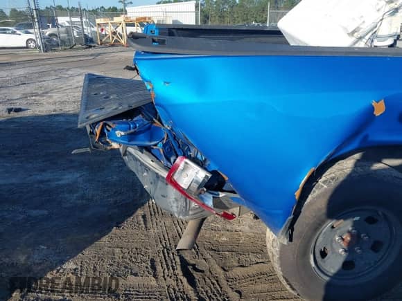 2021 Ram 1500 SLT z VIN 1C6RR7LG7MS543071, wystawiony jako IAAI lot #40840665 z przebiegiem 92 794 mil mil oraz . Historia ofert i sprzedaży dostępna na DreamBid. Obrazek 6.