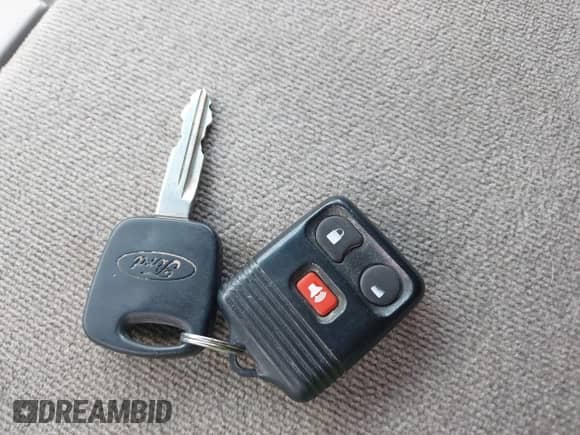 1999 Ford F-150 XL with VIN 1FTRX17L0XNC07560, listed as a IAAI auction lot 42183858 with Not provided miles and . Bid and sale history available at DreamBid. Image 11.