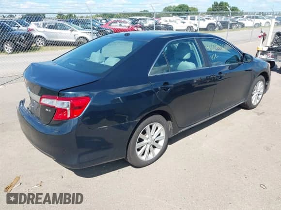 2014 Toyota Camry SE с VIN 4T1BF1FK8EU817010, выставлен на аукционе IAAI как лот 43076610 с пробегом 140 857 миль миль и . История ставок и продаж доступна на DreamBid. Изображение 4.