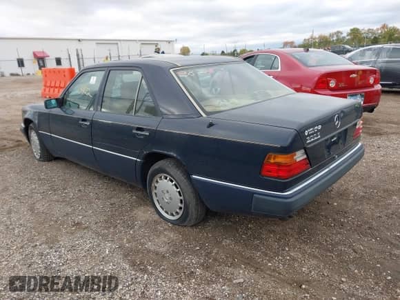 1992 Mercedes-Benz 300 с VIN WDBEA30E5NB702485, выставлен на аукционе IAAI как лот 43512145 с пробегом 279 330 миль миль и . История ставок и продаж доступна на DreamBid. Изображение 3.