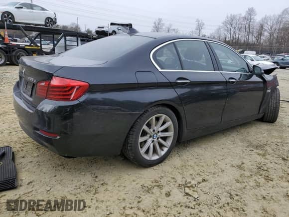 2015 BMW 5 Series 535d xDrive z VIN WBAFV3C5XFD686924, wystawiony jako Copart lot #50305025 z przebiegiem Nie podano mil oraz Szkoda całkowita • Salvage title. Historia ofert i sprzedaży dostępna na DreamBid. Obrazek 3.