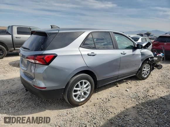 2024 Chevrolet Equinox LS z VIN 3GNAXSEG3RL148300, wystawiony jako Copart lot #71368155 z przebiegiem 27 356 mil mil oraz Szkoda całkowita • Salvage title. Historia ofert i sprzedaży dostępna na DreamBid. Obrazek 3.