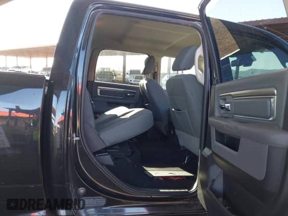 2019 Ram 1500 Warlock с VIN 1C6RR7LT3KS519053, выставлен на аукционе IAAI как лот 43385631 с пробегом 205 848 миль миль и . История ставок и продаж доступна на DreamBid. Изображение 8.