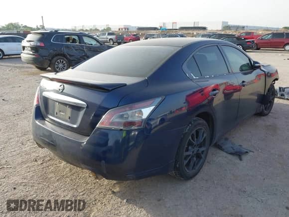 2014 Nissan Maxima SV z VIN 1N4AA5AP0EC907305, wystawiony jako IAAI lot #42262072 z przebiegiem 130 541 mil mil oraz . Historia ofert i sprzedaży dostępna na DreamBid. Obrazek 4.