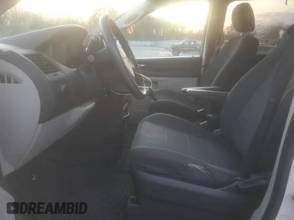 2009 Dodge Caravan with VIN 2D8HN11E89R624380, listed as a Copart auction lot 82383474 with 104,912 mi miles and Clean title. Bid and sale history available at DreamBid. Image 7.