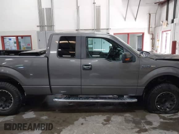 2013 Ford F-150 XL z VIN 1FTFX1EF4DKE58885, wystawiony jako IAAI lot #43449069 z przebiegiem 155 480 mil mil oraz . Historia ofert i sprzedaży dostępna na DreamBid. Obrazek 14.