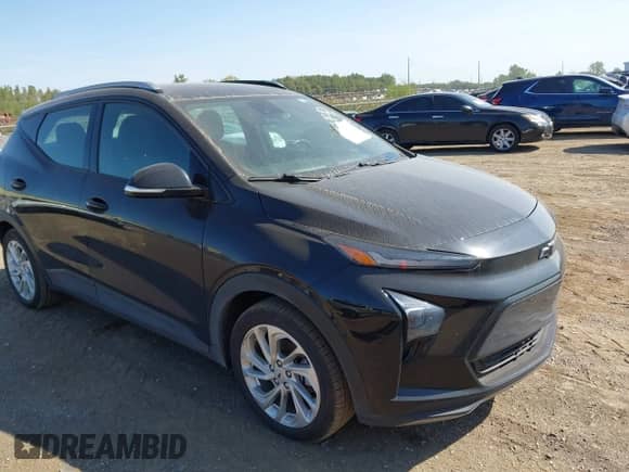 2023 Chevrolet Bolt EUV LT z VIN 1G1FY6S06P4135918, wystawiony jako IAAI lot #43174597 z przebiegiem 89 399 mil mil oraz . Historia ofert i sprzedaży dostępna na DreamBid. Obrazek 1.