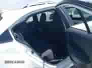 2024 Toyota Corolla LE z VIN 5YFB4MDE9RP194489, wystawiony jako IAAI lot #42632028 z przebiegiem 22 737 mil mil oraz . Historia ofert i sprzedaży dostępna na DreamBid. Obrazek 8.