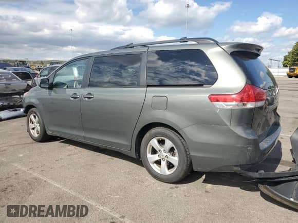 2014 Toyota Sienna LE with VIN 5TDKK3DC3ES479687, listed as a Copart auction lot 82269765 with 147,663 mi miles and Salvage title. Bid and sale history available at DreamBid. Image 2.