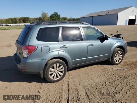2013 Subaru Forester X Premium z VIN JF2SHADC9DH408517, wystawiony jako Copart lot #85151945 z przebiegiem 129 669 mil mil oraz Czysty tytuł • Clean title. Historia ofert i sprzedaży dostępna na DreamBid. Obrazek 3.