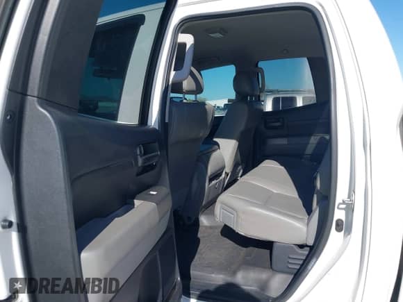 2011 Toyota Tundra с VIN 5TFRM5F1XBX022719, выставлен на аукционе IAAI как лот 43404467 с пробегом 250 462 миль миль и . История ставок и продаж доступна на DreamBid. Изображение 8.