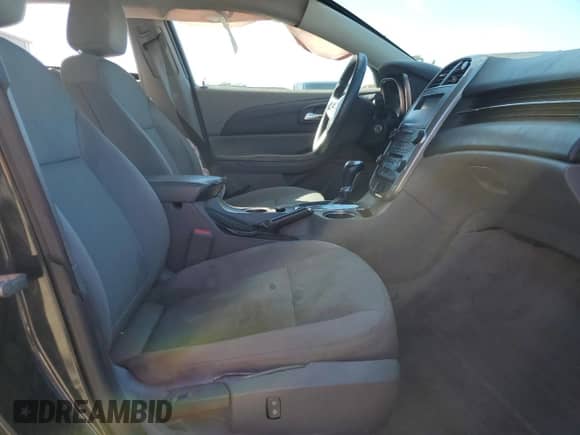 2015 Chevrolet Malibu LS z VIN 1G11B5SL3FF244274, wystawiony jako Copart lot #82437235 z przebiegiem 196 740 mil mil oraz Szkoda całkowita • Salvage title. Historia ofert i sprzedaży dostępna na DreamBid. Obrazek 7.