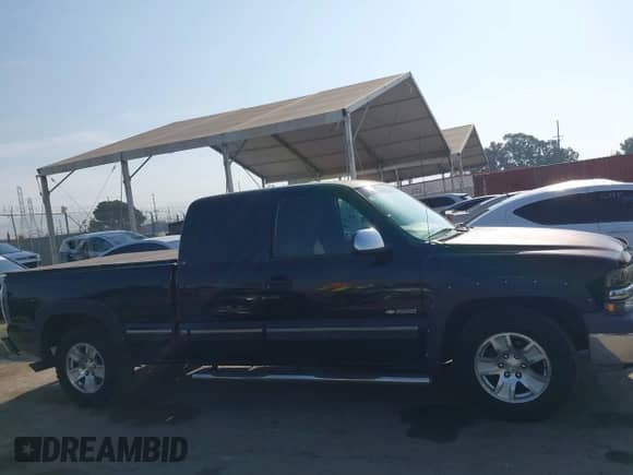 2001 Chevrolet Silverado 1500 LS with VIN 2GCEC19V911398073, listed as a IAAI auction lot 42907121 with 160,610 mi miles and . Bid and sale history available at DreamBid. Image 13.