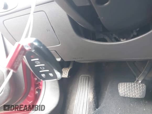 2016 Chevrolet Malibu LT z VIN 1G1ZE5ST5GF325787, wystawiony jako IAAI lot #41556484 z przebiegiem 110 612 mil mil oraz . Historia ofert i sprzedaży dostępna na DreamBid. Obrazek 11.