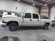 2007 Chevrolet Silverado 1500HD LS z VIN 1GCGK13U97F102188, wystawiony jako IAAI lot #42447177 z przebiegiem 260 613 mil mil oraz . Historia ofert i sprzedaży dostępna na DreamBid. Obrazek 14.