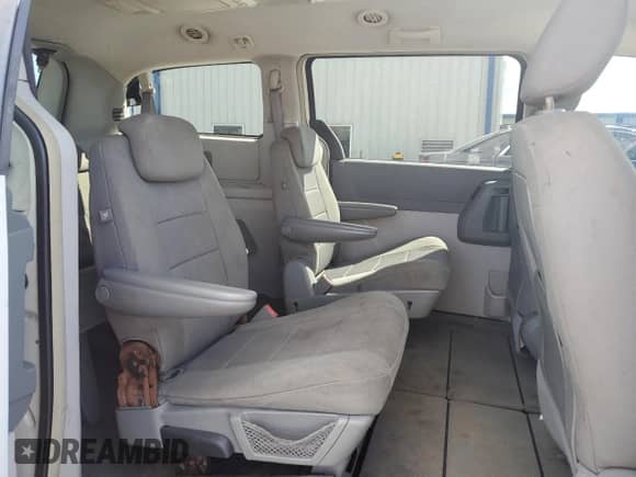 2008 Dodge Grand Caravan SXT z VIN 2D8HN54P48R716105, wystawiony jako Copart lot #84782085 z przebiegiem 233 016 mil mil oraz Szkoda całkowita • Salvage title. Historia ofert i sprzedaży dostępna na DreamBid. Obrazek 11.