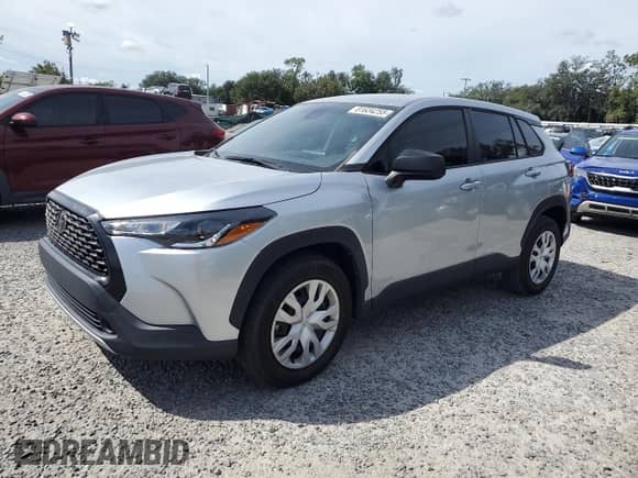 2022 Toyota Corolla Cross L z VIN 7MUAAAAG4NV028896, wystawiony jako Copart lot #81634255 z przebiegiem 38 929 mil mil oraz Szkoda całkowita • Salvage title. Historia ofert i sprzedaży dostępna na DreamBid. Obrazek 1.