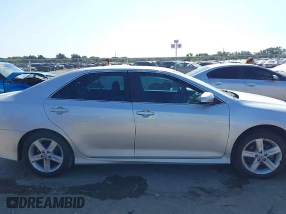 2014 Toyota Camry L with VIN 4T1BF1FK5EU373973, listed as a IAAI auction lot 43008960 with 184,232 mi miles and . Bid and sale history available at DreamBid. Image 13.