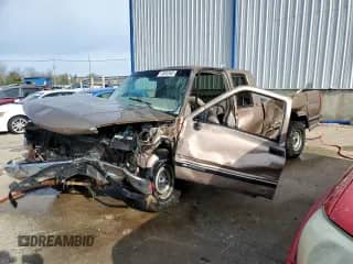 1997 Chevrolet Silverado 2500 с VIN 1GCGC29RXVE244557, выставлен на аукционе Copart как лот 45852655 с пробегом 235 254 миль миль и На запчасти • Non repairable. История ставок и продаж доступна на DreamBid. Изображение 1.