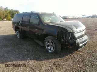 2011 Chevrolet Suburban LT с VIN 1GNSKJE32BR328845, выставлен на аукционе IAAI как лот 43211739 с пробегом 196 574 миль миль и . История ставок и продаж доступна на DreamBid. Изображение 1.
