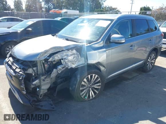 2020 Mitsubishi Outlander SE with VIN JA4AD3A32LZ036785, listed as a IAAI auction lot 43453949 with 83,451 mi miles and . Bid and sale history available at DreamBid. Image 18.