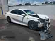 2021 Toyota Camry SE z VIN 4T1S11AK8MU535535, wystawiony jako Copart lot #67538865 z przebiegiem 50 592 mil mil oraz Szkoda całkowita • Salvage title. Historia ofert i sprzedaży dostępna na DreamBid. Obrazek 4.