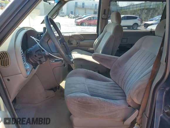 1998 Chevrolet Astro с VIN 1GNDM19W0WB144963, выставлен на аукционе Copart как лот 67439565 с пробегом 193 701 миль миль и Списание • Salvage title. История ставок и продаж доступна на DreamBid. Изображение 7.