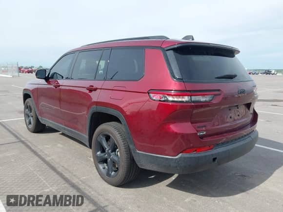 2024 Jeep Grand Cherokee Limited with VIN 1C4RJKBG5R8528707, listed as a IAAI auction lot 42522839 with 8,930 mi miles and . Bid and sale history available at DreamBid. Image 3.