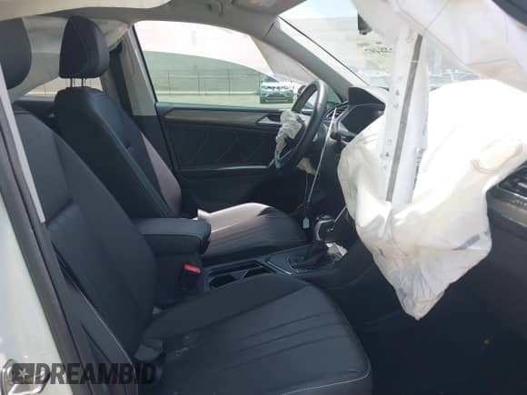 2024 Volkswagen Tiguan SE с VIN 3VVNB7AX6RM155636, выставлен на аукционе IAAI как лот 42588497 с пробегом 8 358 миль миль и . История ставок и продаж доступна на DreamBid. Изображение 5.