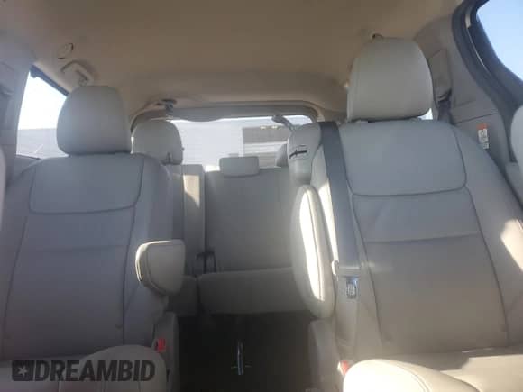 2016 Toyota Sienna XLE with VIN 5TDYK3DCXGS748698, listed as a Copart auction lot 84625385 with 93,932 mi miles and Salvage title. Bid and sale history available at DreamBid. Image 10.