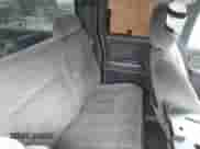 2003 GMC Sierra 1500 SLE с VIN 2GTEC19T031409690, выставлен на аукционе IAAI как лот 41525653 с пробегом 355 600 миль миль и . История ставок и продаж доступна на DreamBid. Изображение 8.