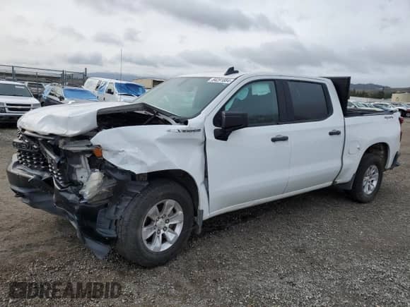 2019 Chevrolet Silverado 1500 Work Truck z VIN 1GCUYAEF3KZ370340, wystawiony jako Copart lot #84291884 z przebiegiem 90 905 mil mil oraz Szkoda całkowita • Salvage title. Historia ofert i sprzedaży dostępna na DreamBid. Obrazek 1.