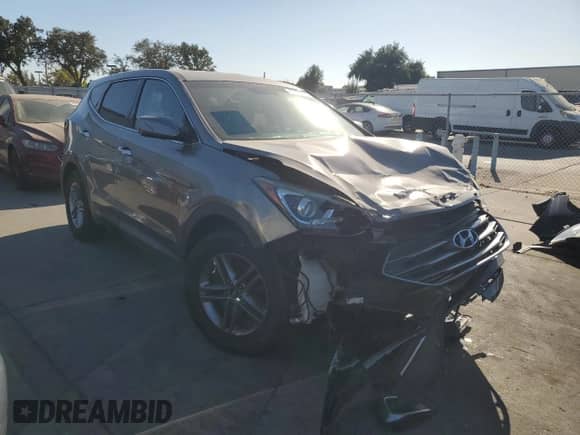 2018 Hyundai Santa Fe 2.4L with VIN 5XYZT3LB8JG563256, listed as a Copart auction lot 81733685 with 129,633 mi miles and Salvage title. Bid and sale history available at DreamBid. Image 4.