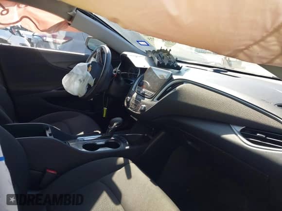 2022 Chevrolet Malibu LT z VIN 1G1ZD5ST1NF169358, wystawiony jako IAAI lot #43125973 z przebiegiem 79 701 mil mil oraz . Historia ofert i sprzedaży dostępna na DreamBid. Obrazek 5.